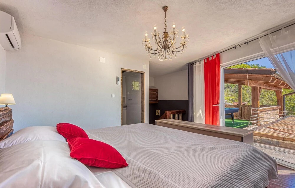 Beautiful Home in Dramalj With Wifi and 2 Bedrooms