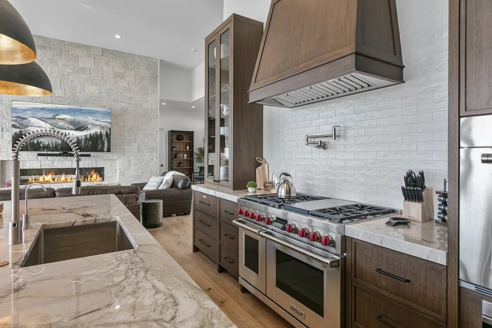 Luxury Deer Valley East Village Home + Hot Tub 6br 6 Bedroom Home