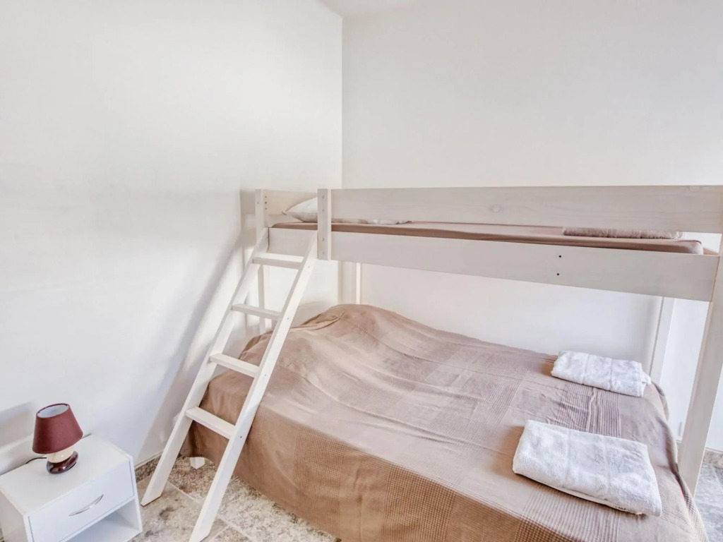 Simplistic Holiday Home in La-Seyne-sur-Mer near Beach