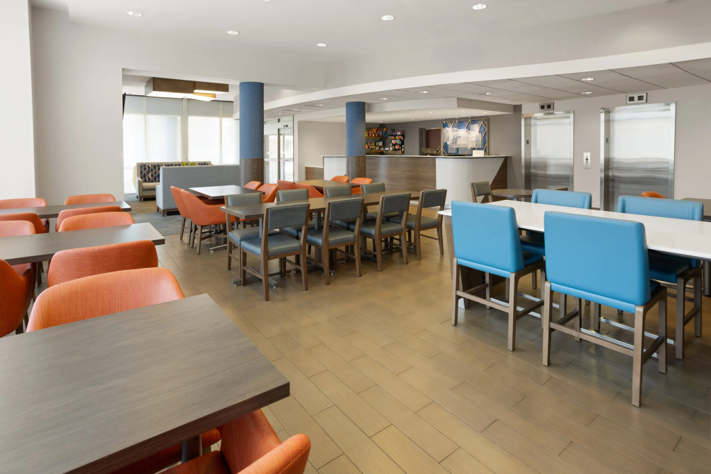 Holiday Inn Express Philadelphia Penns Landing by IHG