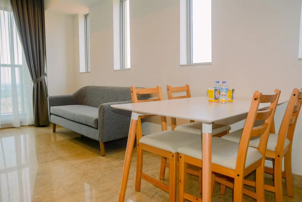 Luxurious And Pleasant 2br Branz Bsd City Apartment