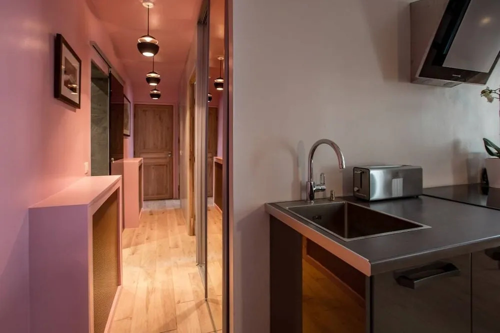 Spacious And Charming 6p Flat À Madeleine