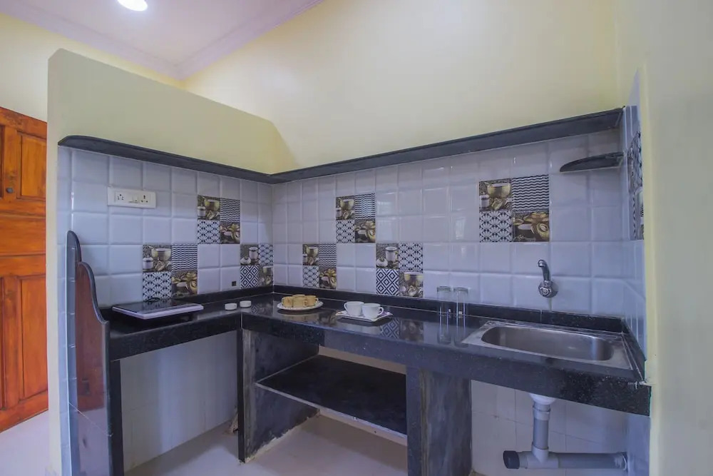 OYO 18947 Home Modern Stay Morjim Beach