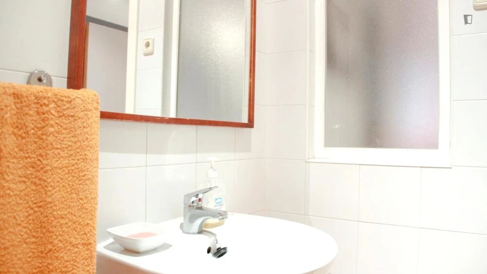 Studio in Madrid, With Wifi - 72 km From the Slopes