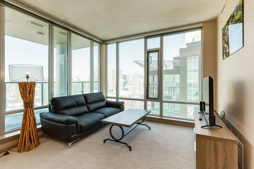 Vetro Apartments by Corporate Stays