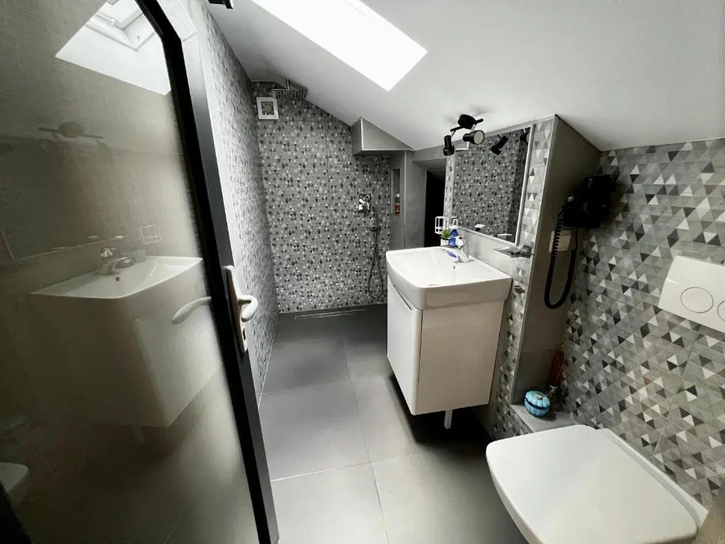 Bruno Apartments