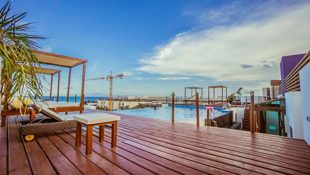 Las Brisas 401 3 Bedroom Condo by RedAwning