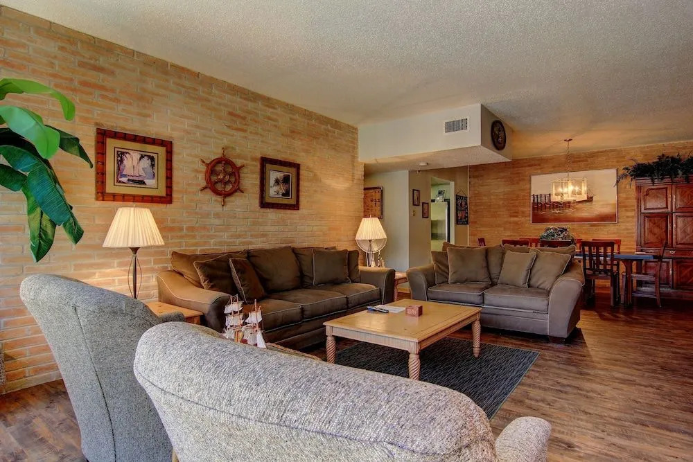 Channelview 215
