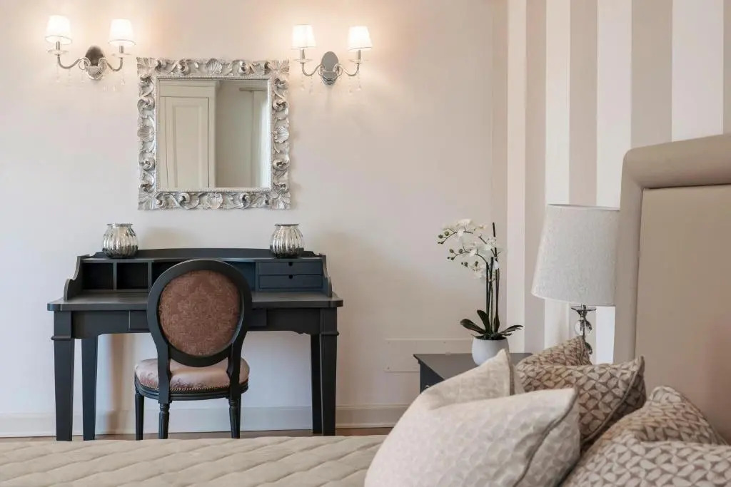APT24 - Luxury Lakefront Onassis