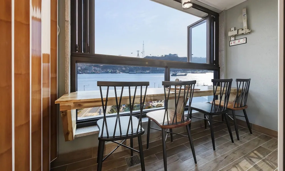 Yeosu Yeosuya Hostel Pension