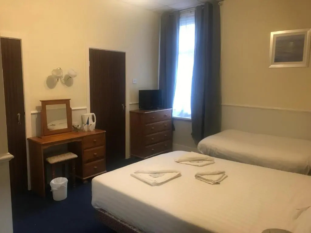 Canasta Hotel