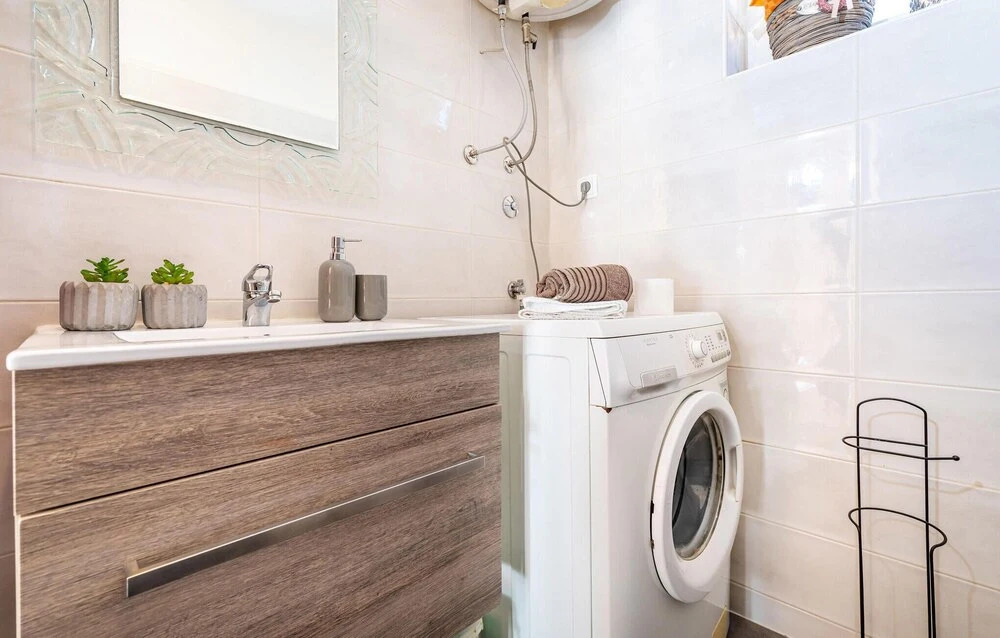 Stunning Apartment in Jasenice With 3 Bedrooms and Wifi