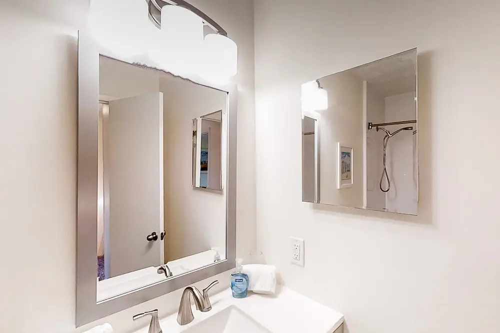 Two-story Condo With Pool, Tennis & Patio - 2 Short Blocks to the Beach
