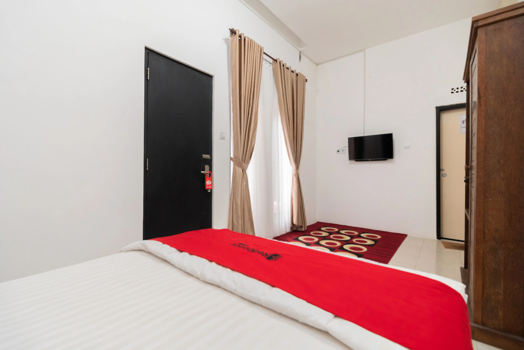RedDoorz Syariah at Jalan Andalas Padang