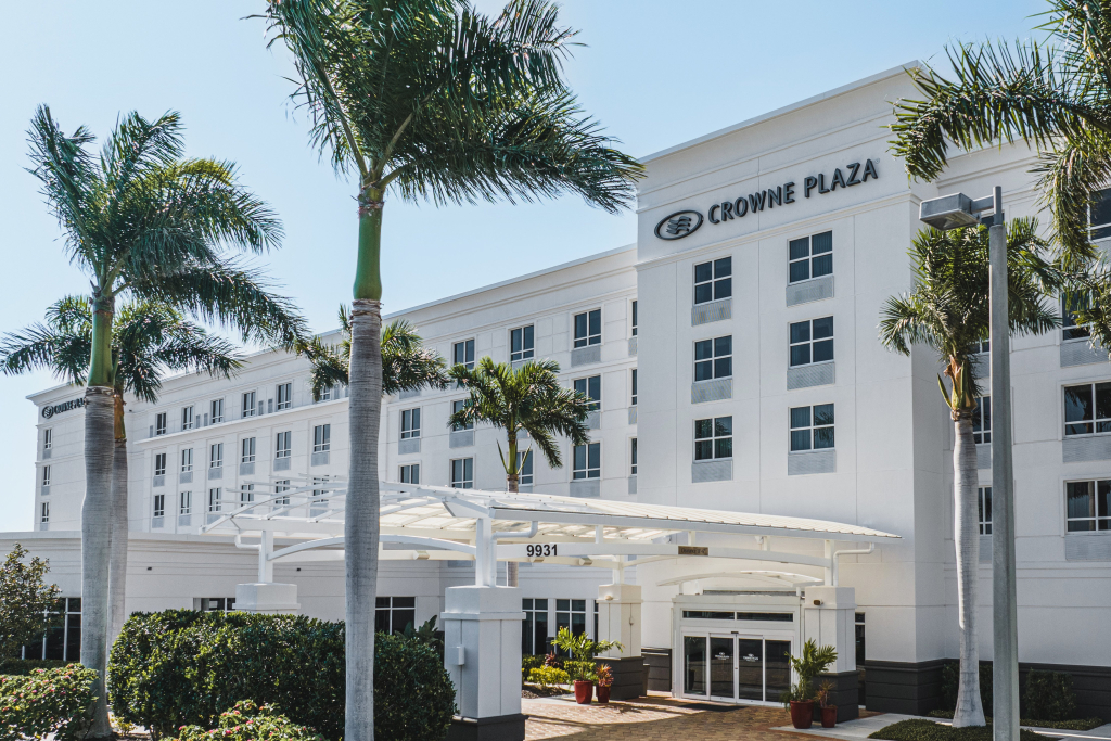 Crowne Plaza Ft Myers Gulf Coast by IHG