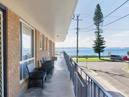 Shoal Towers, Unit 1/11 Shoal Bay Road