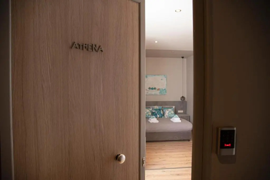 Wisdom Residence Luxury Apartments at Plaka