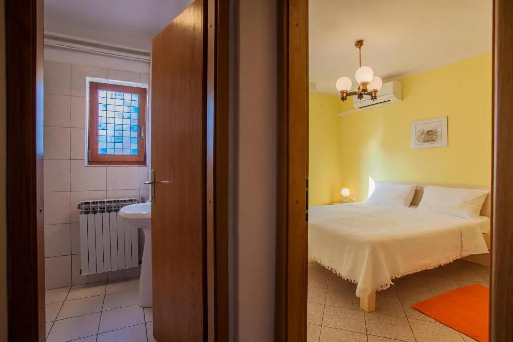 Rooms Ester
