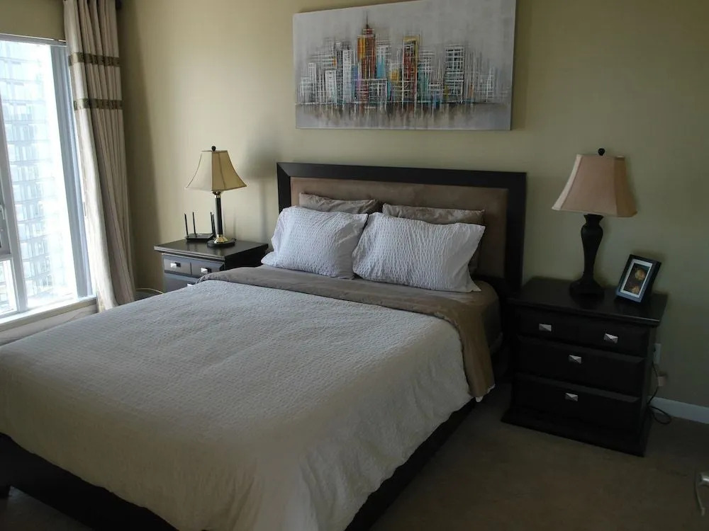 Gorgeous 2BR with Stunning Views