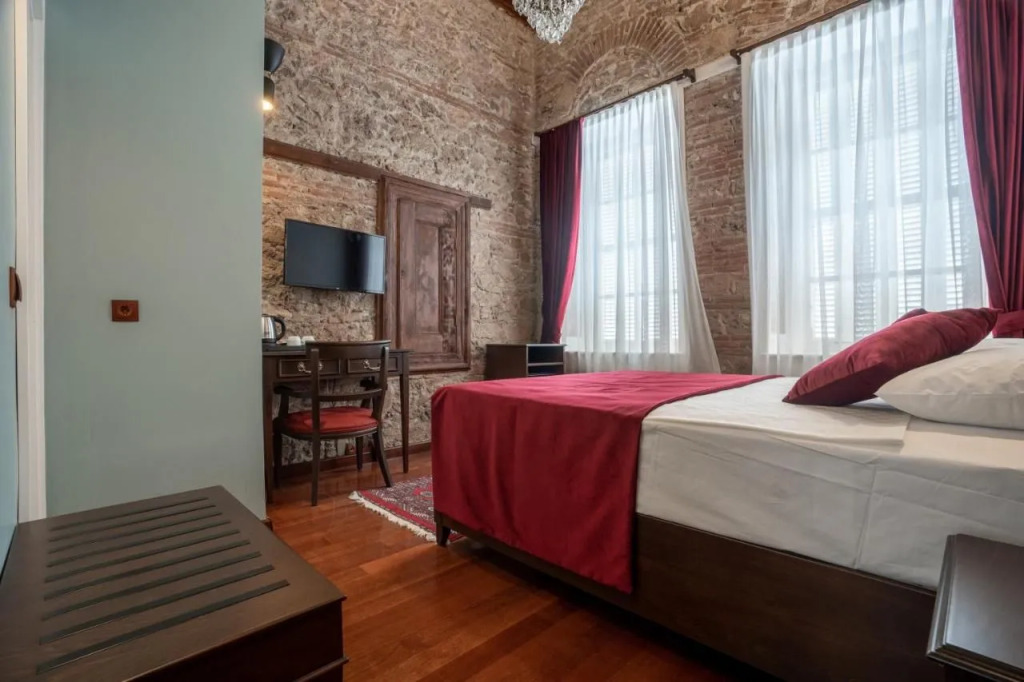 Giges King Hotel