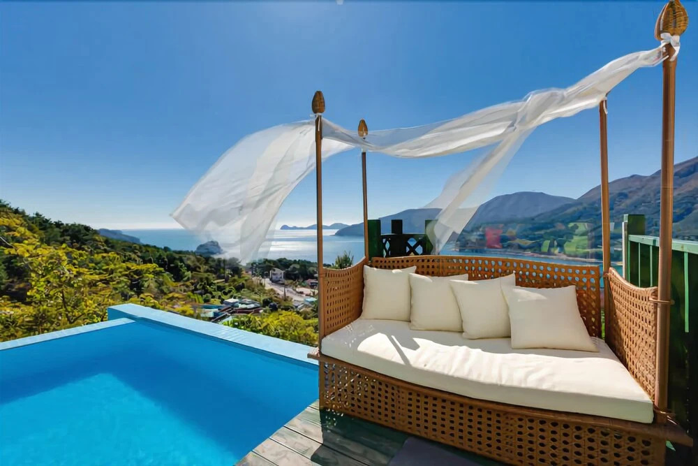 Geoje Mr. Jun Pool Villa