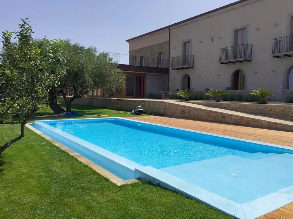 Alimunera Hotel