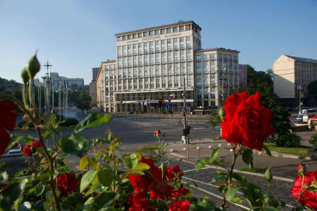 Готель Дніпро Dnipro Hotel