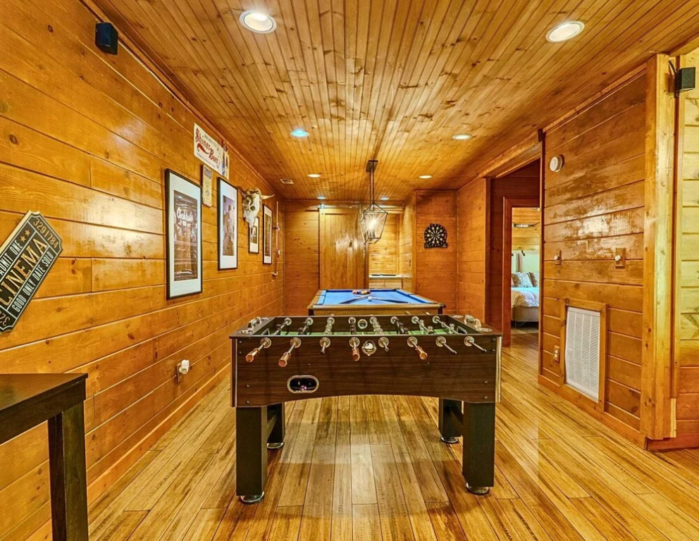 NEW Lux 4 BR Pigeon Forge Dollywood Hot Tub
