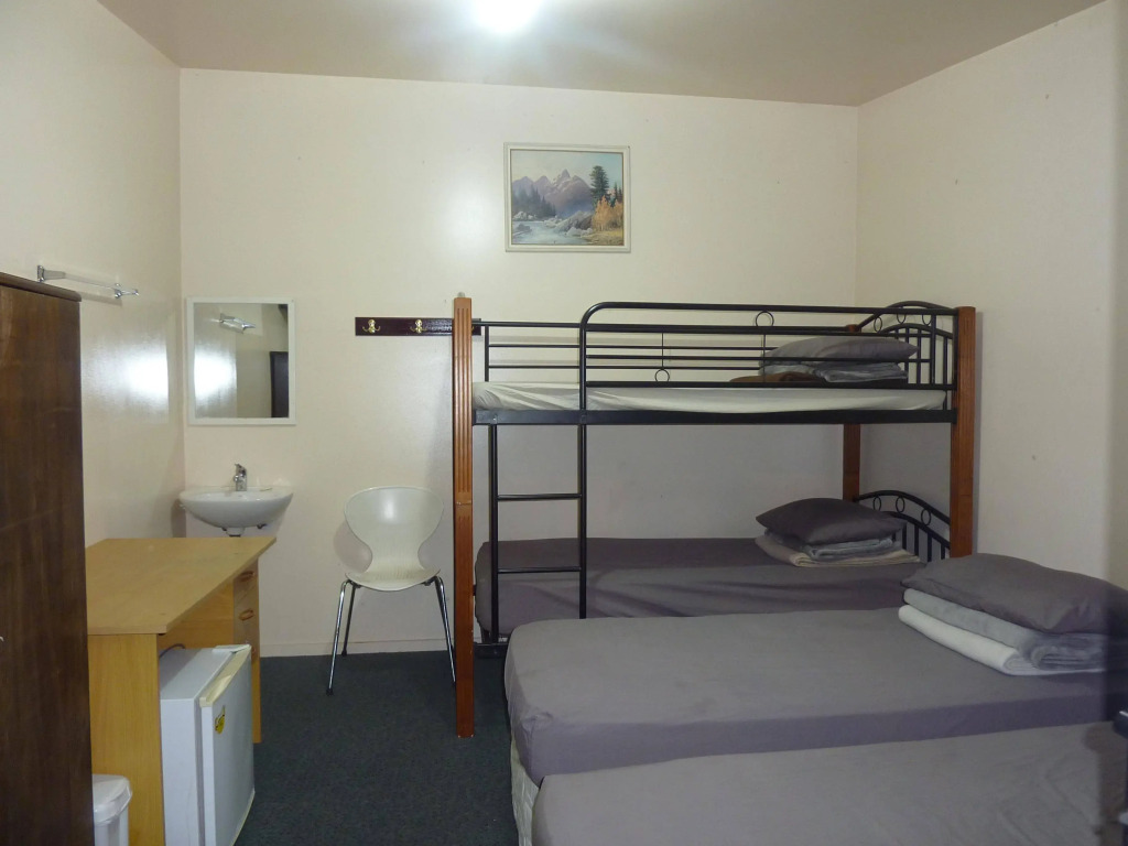 Racecourse Backpackers Hostel