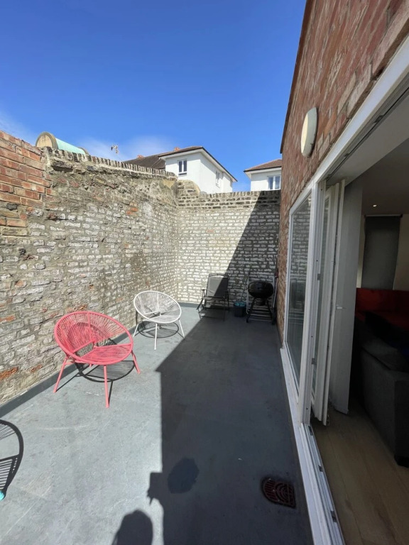 Impeccable 3-bed Apartment in London