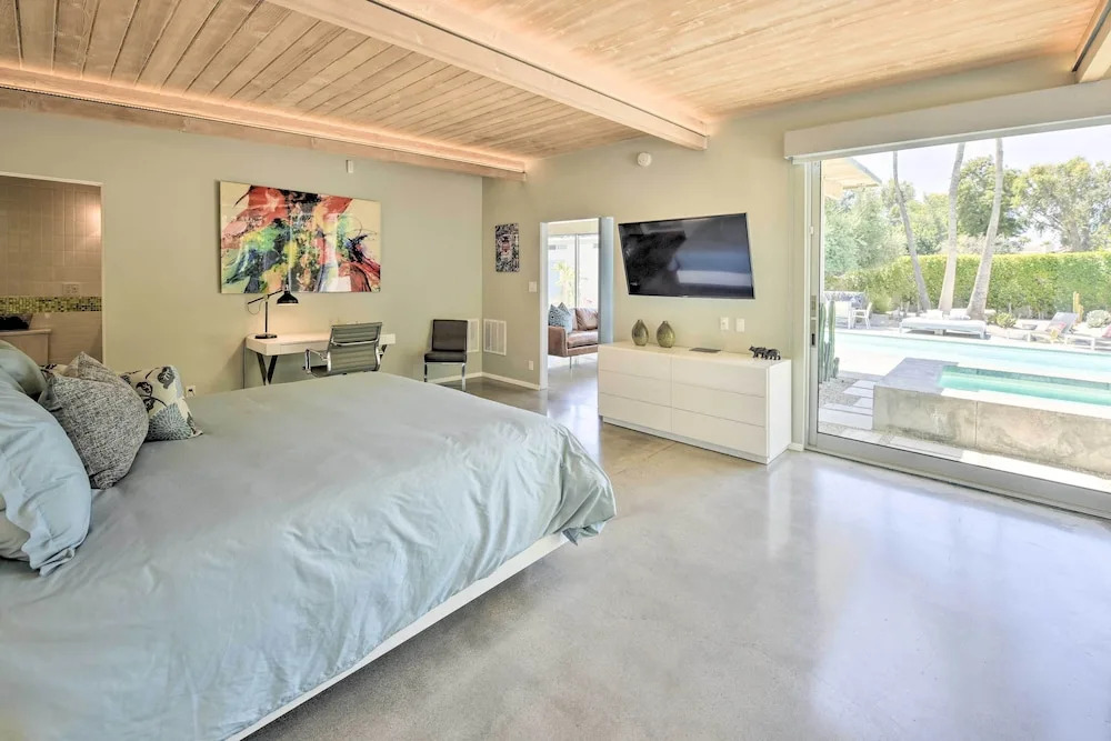 Palm Springs Home w/ Private Pool & Hot Tub!