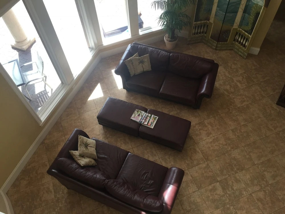 Beautiful Huge Marco Island Fl Waterfront Home- Great for Large Families
