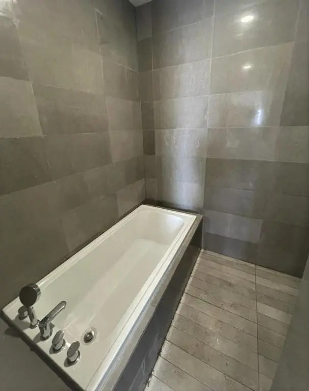 Imperio Residences Private Bathtub or Jacuzzi by Nestcove