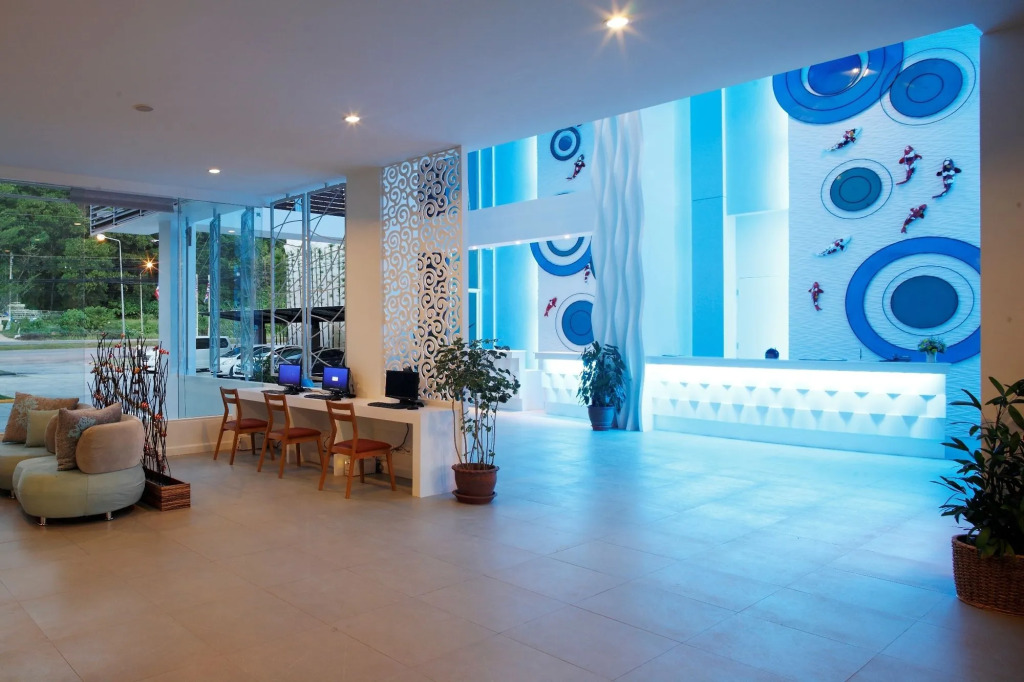 A2 Pool Resort, Phuket Town - scheduled shuttle to Phuket Old Town