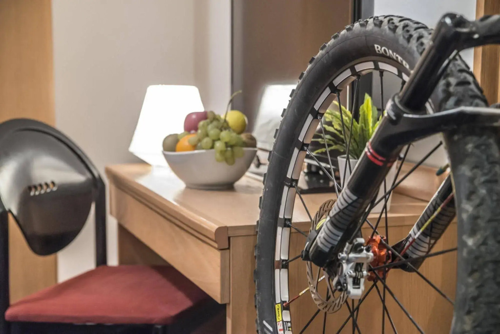 Fly Bike Hotel