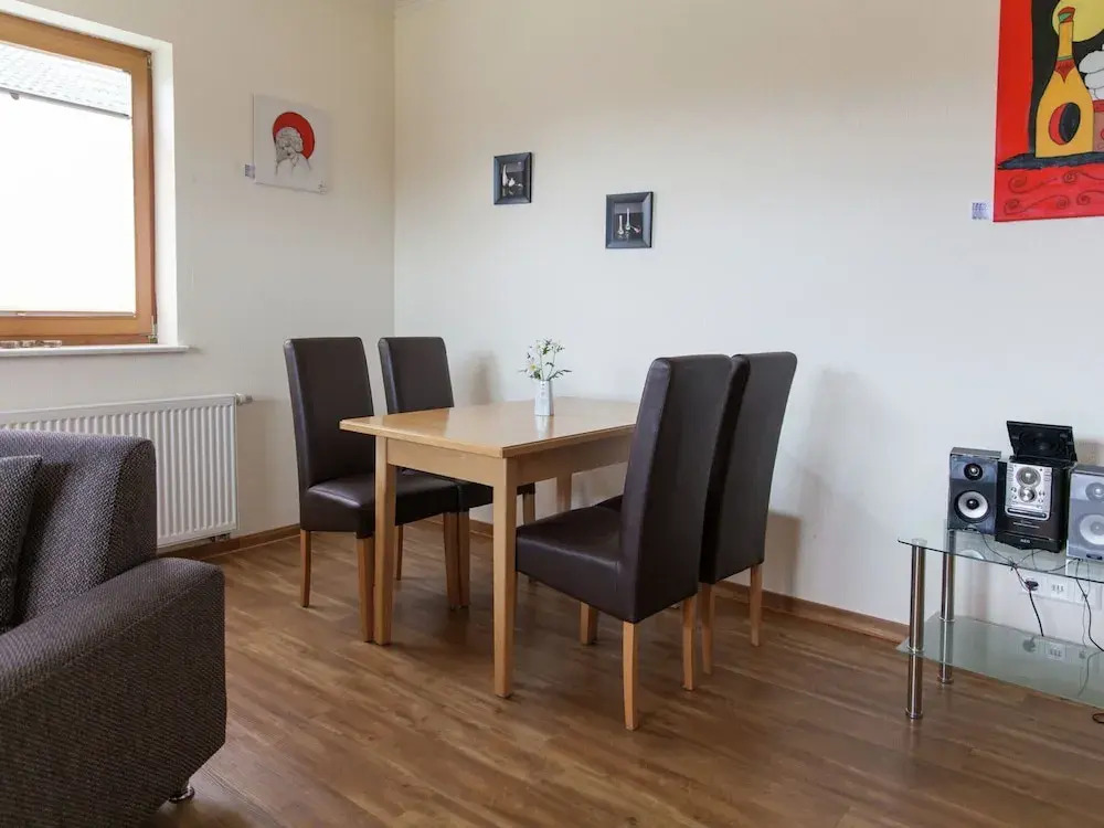 Apartment in Mtsrz With Garden