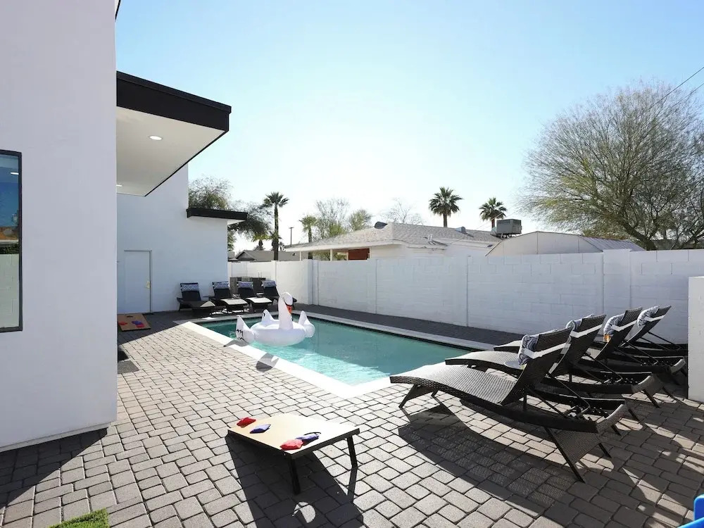 Luxe - Nouveau - Sparkling Pool - Walk to Old Town