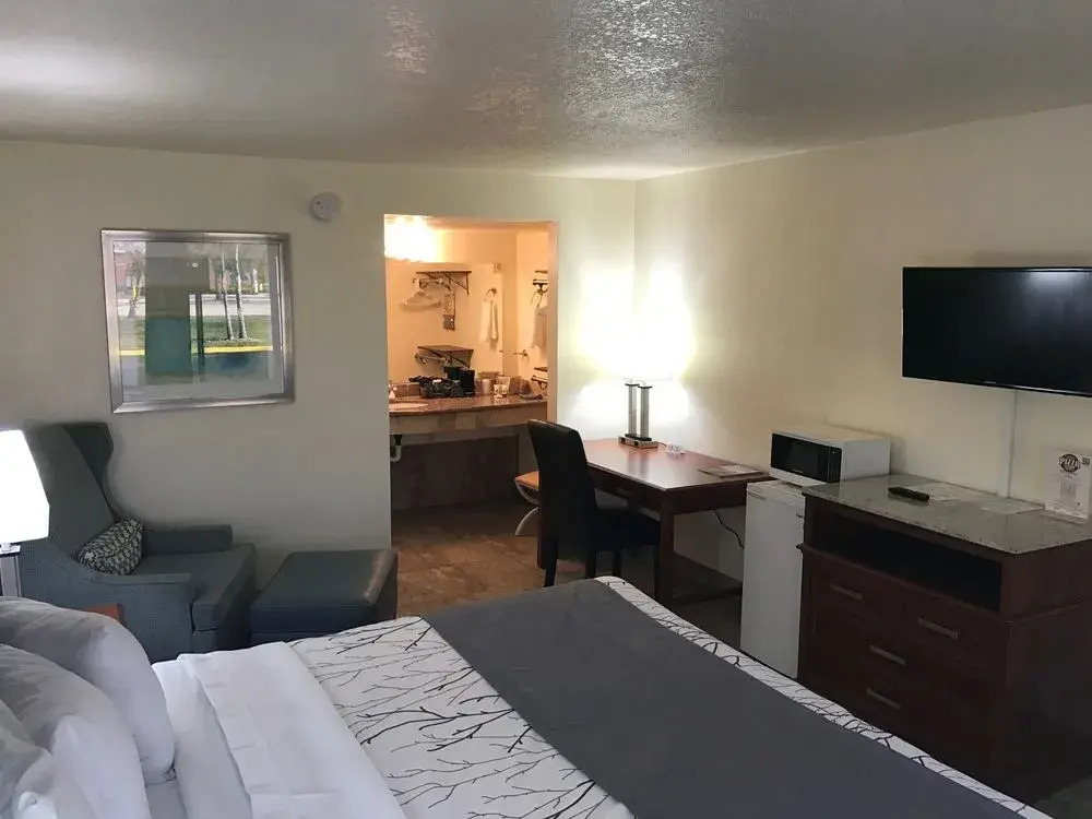 3 Palms - Fort Pierce