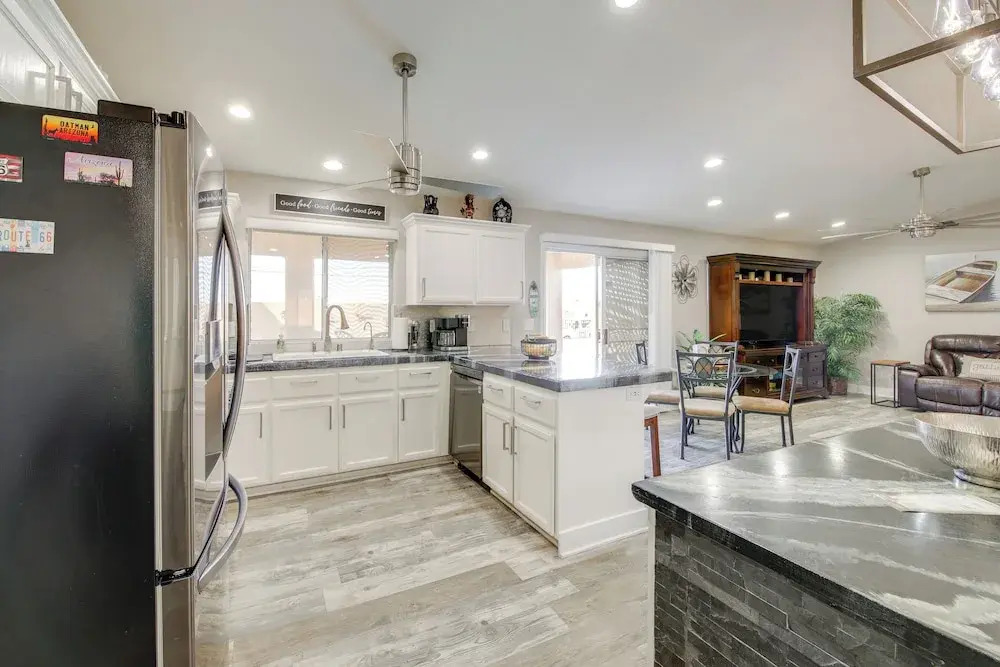 4 Mi to Lake Havasu: Home w/ Views, Pool & Spa