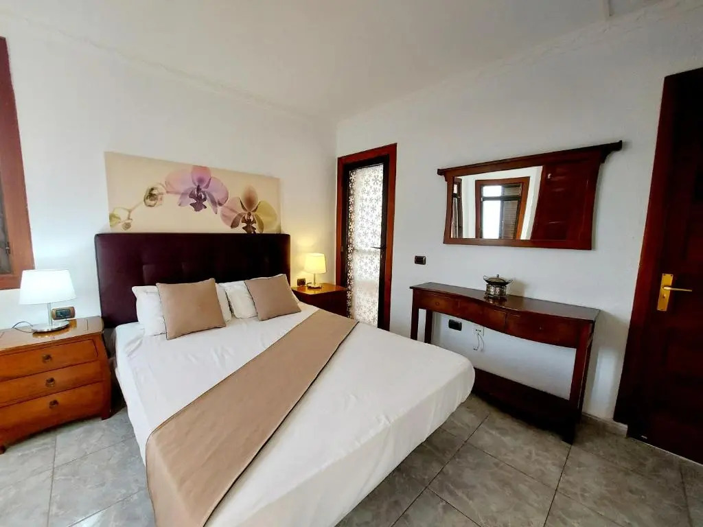 2 Suite Bedrooms Los Cristianos Incredible Sea View