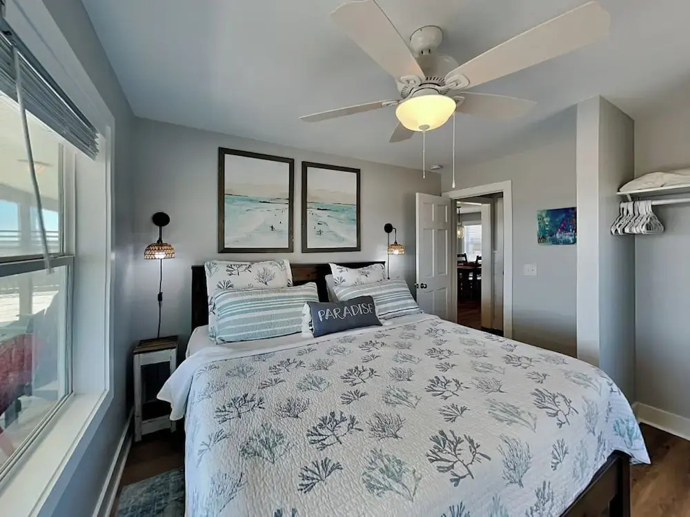 Sea Paradise Cottage by Topsail Realty