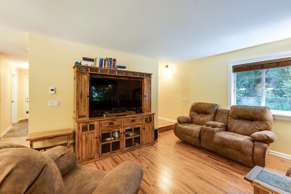 22MBR - Hot Tub - Wi-Fi - BBQ - Pets OK - Sleeps 8