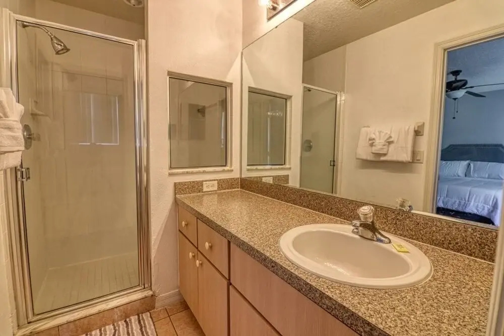 3-Bedroom Fiesta Key Townhome 3 Townhouse by RedAwning