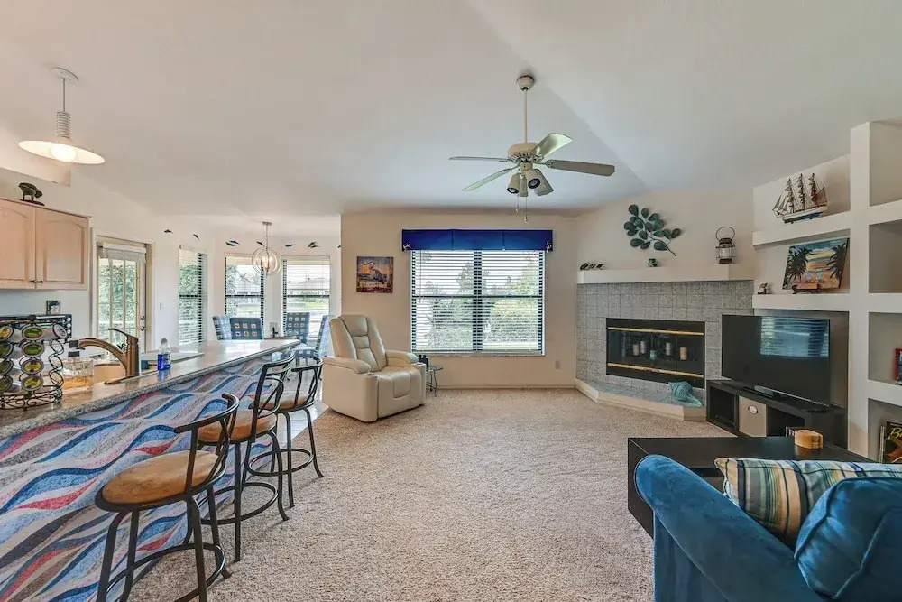 Waterfront Cape Coral Home: Views & Birdwatching