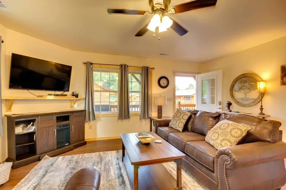 Smoky Mountain Cabin w/ Hot Tub & River Views!