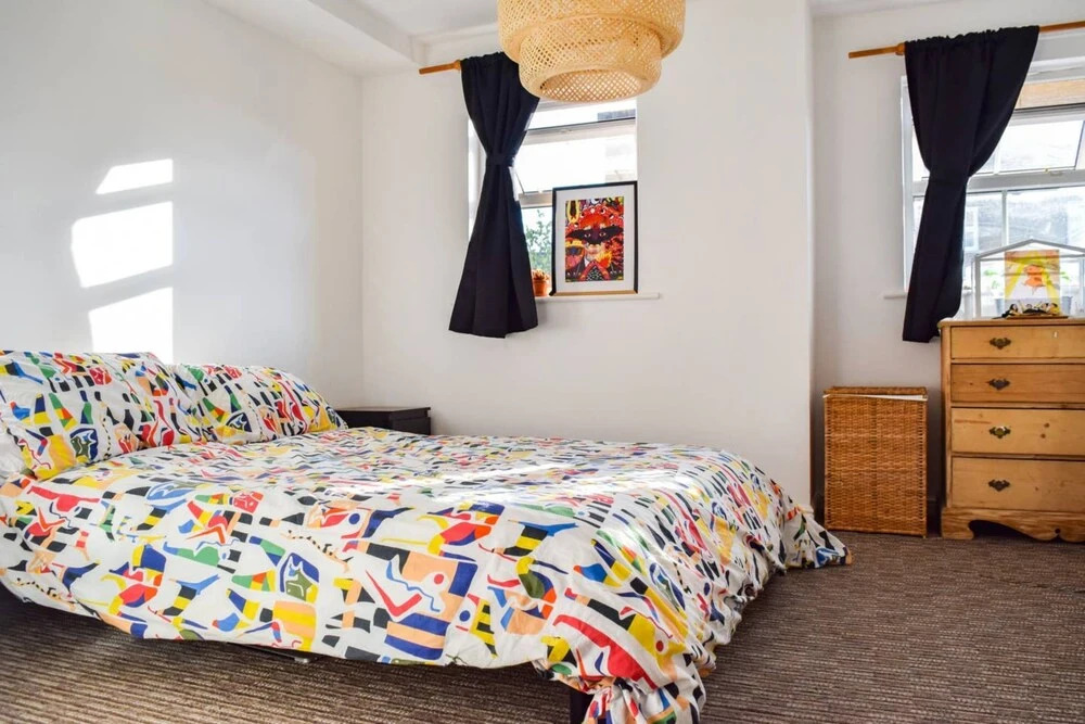 Hip 2 Bedroom Flat Near Peckham High Street