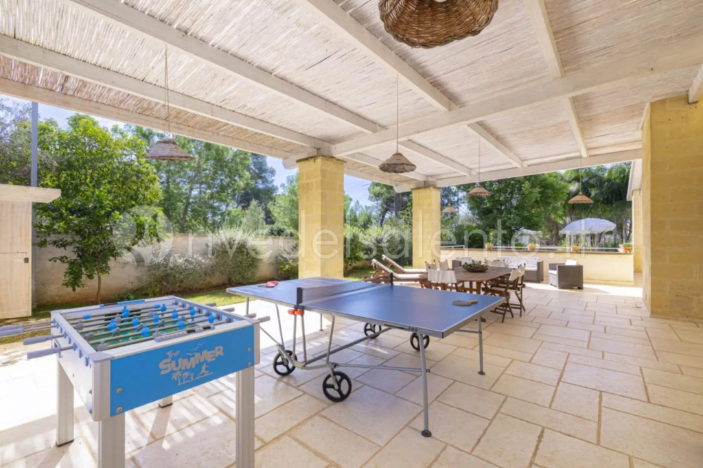 Exclusive Villa Reginella with large garden and private pool just a few minutes from the center of L-Villa Reginella