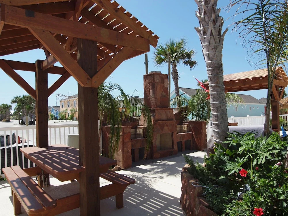 The Sea Monkee Pb216 3 Bedrooms 2 Bathrooms Condo