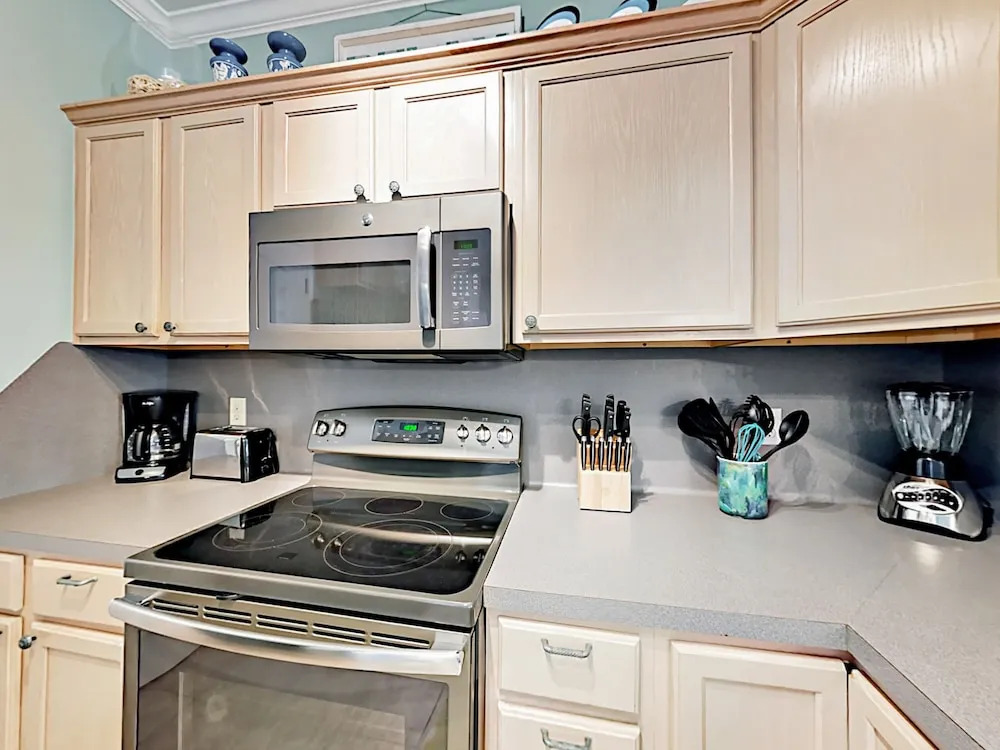 15102 Leeward Drive Condo Unit 603 3 Bedrooms 2.5 Bathrooms Condo