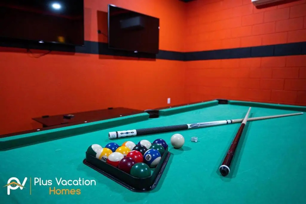 25% Off 8BR Home. PoolSpaMovie Game Rooms